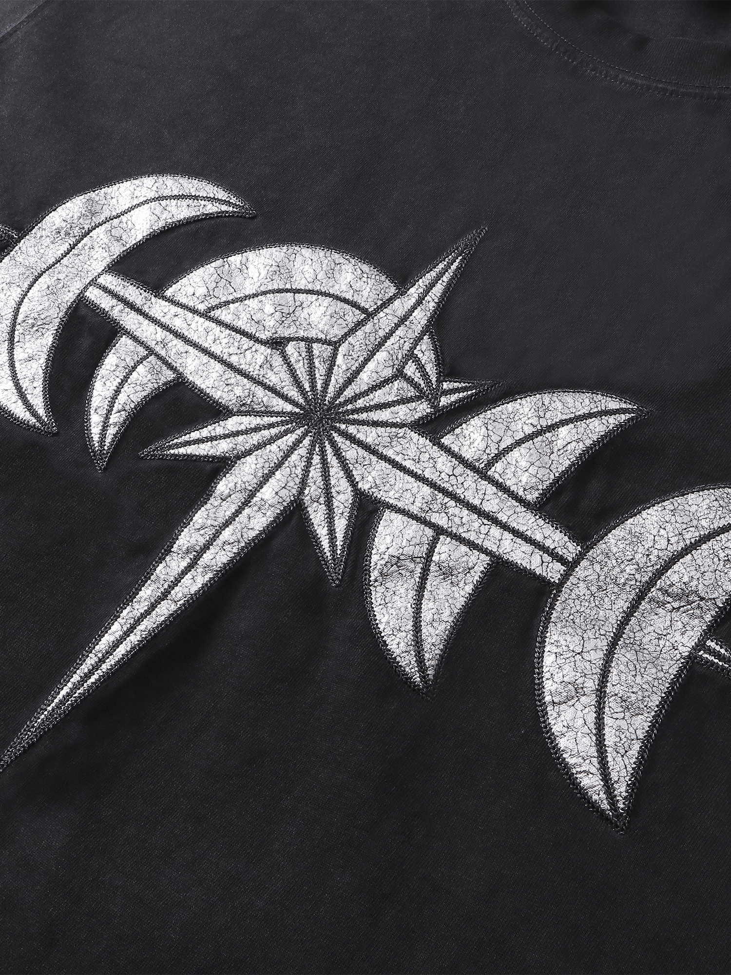 LUMINOUS NIGHT LEATHER PATCH S/S TEE
