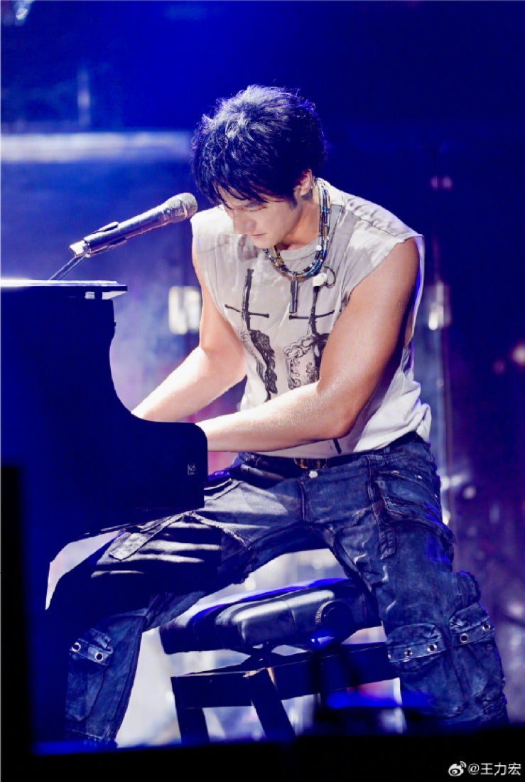 Wang Leehom wearing THE BOY HAS NO PATIENCE