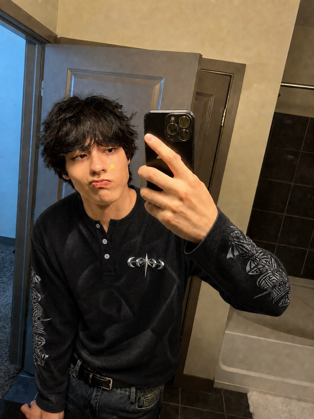 WAFFLE-KNIT HENLEY LONG-SLEEVE TEE — NO PATIENCE CLUB look 7